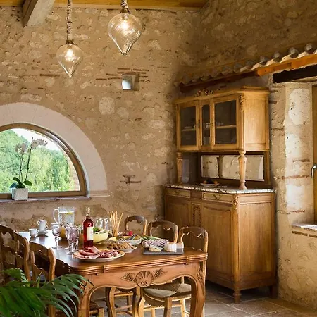 Villa Sleeps 4