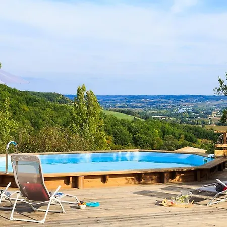Sleeps 4 Villa