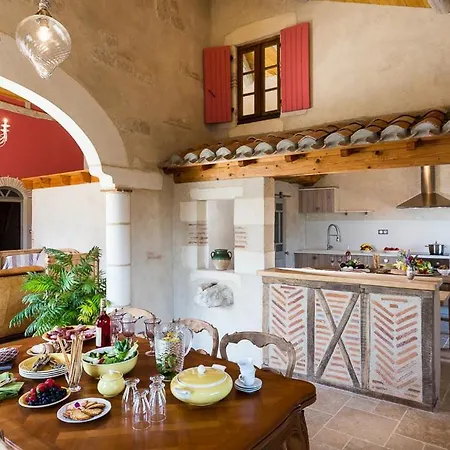Villa Sleeps 4