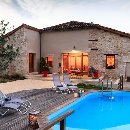 Sleeps 4 *
